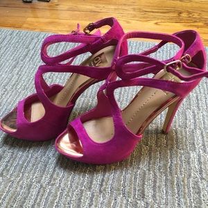 Dolce Vita Strapy Heals